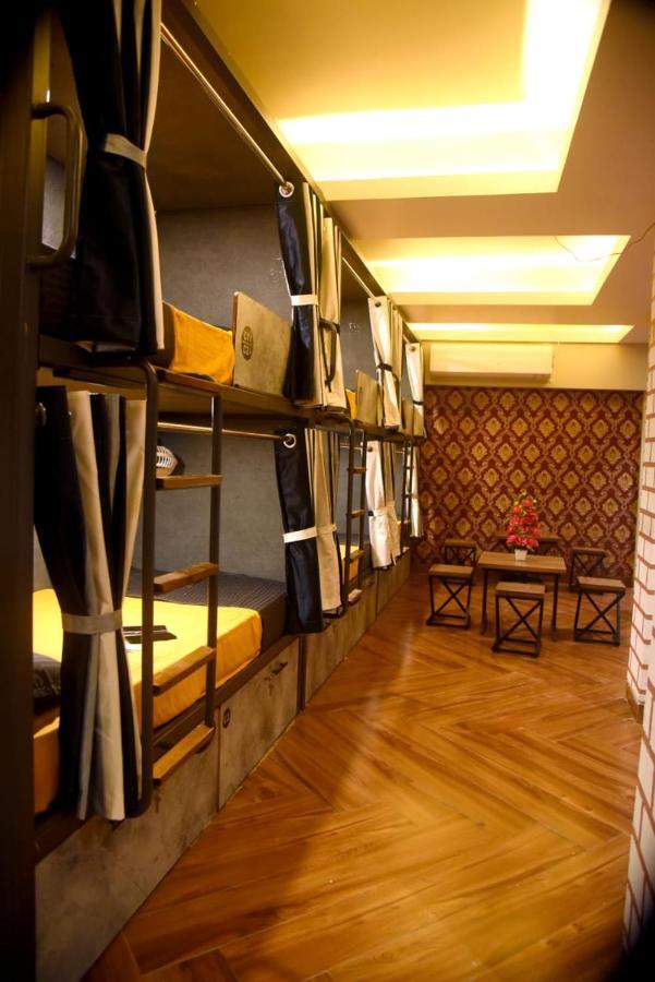 Charyana Hotel Ac Dormitory Ahmedabad Exterior photo