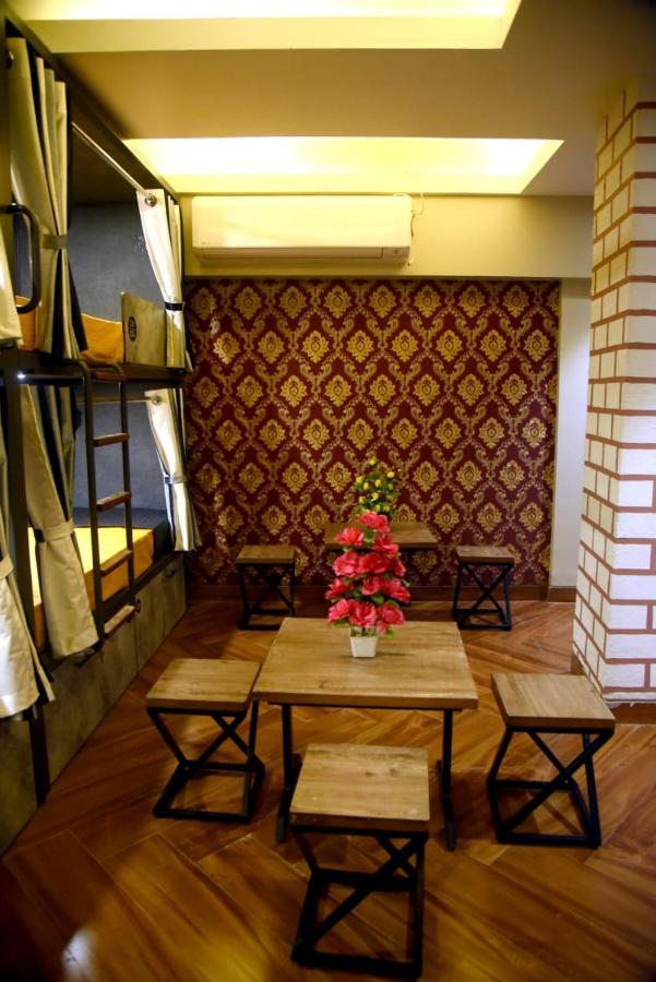 Charyana Hotel Ac Dormitory Ahmedabad Exterior photo